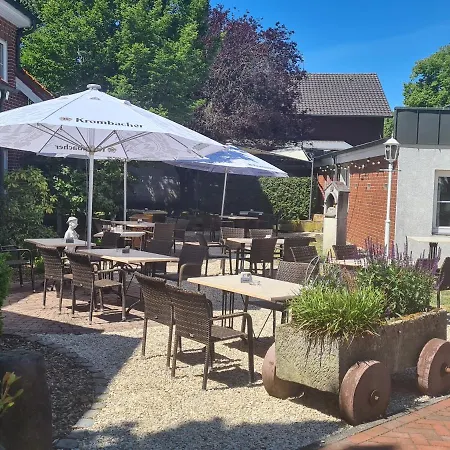 & Restaurant Elkemann 3* آهاوس