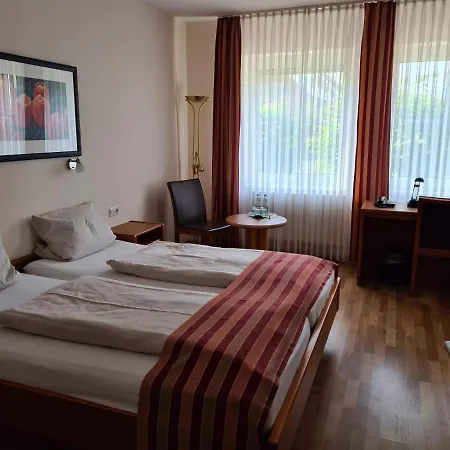 & Restaurant Elkemann فندق 3*