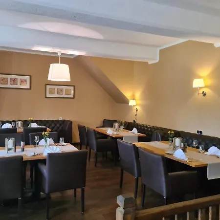 & Restaurant Elkemann 3* آهاوس