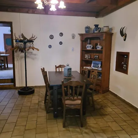 & Restaurant Elkemann 3* آهاوس