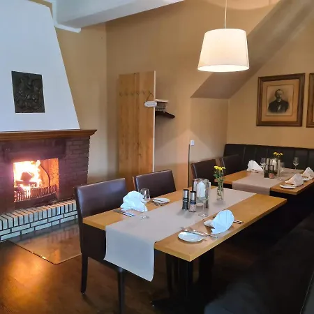 & Restaurant Elkemann آهاوس