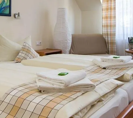 & Restaurant Elkemann آهاوس