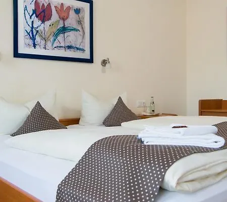 & Restaurant Elkemann آهاوس